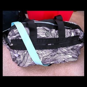 Lululemon gym to win duffel